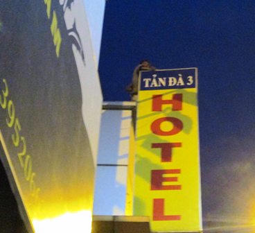 Thanh niên phê ma túy đá làm loạn nóc khách sạn